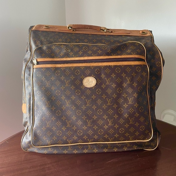 Classic vintage Louis Vuitton garment bag - Picture 1 of 13